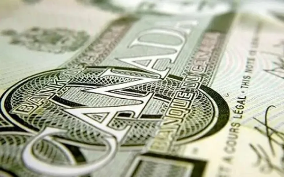 أسعار الدولار الكندي مقابل الجنيه المصري بداية تعاملات اليوم الأربعاء 20 - 8- 2025